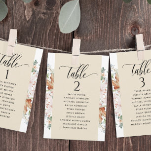 Cartes de plan en fleurs beiges avec noms d'hôtes