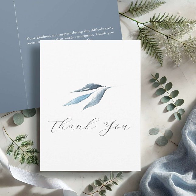 Cartes de remerciement funéraire Aquarelle botaniq (Funeral thank you cards feature watercolor botanicals in shades of dusty blue)