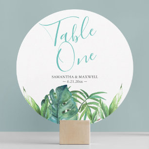 Cartes de table de mariage sur la plage tropicale