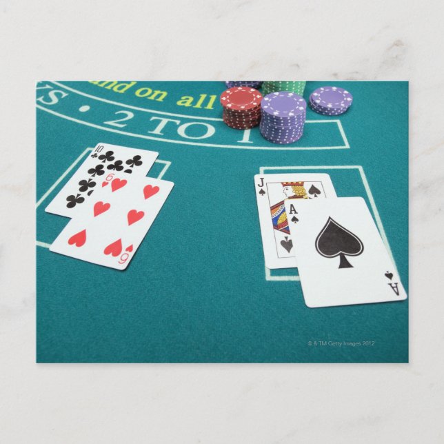 Cartes et jetons sur la table de pari (Devant)