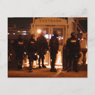 Cartes postales de la police anti-émeutes