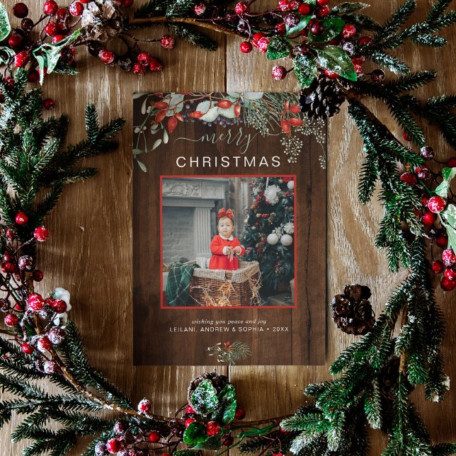 Cartes Pour Fêtes Annuelles Aquarelle Holly Joyeux Noël Photo Bois foncé (You will love these beautiful Christmas cards! They feature botanical watercolor pine and berries.)