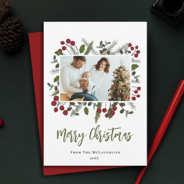 Cartes Pour Fêtes Annuelles Berry Branches Cadre Famille Photo Moderne Noël (Modern Berries, branches, Merry Christmas family photo holiday card.)