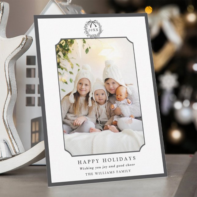 Cartes Pour Fêtes Annuelles Charcoal Minimal Happy Holidays Photo (Créateur téléchargé)