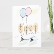 Couple libre d'esprit en randonnée à vélo ensemble