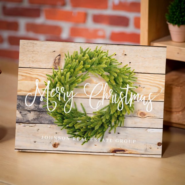 Cartes Pour Fêtes Annuelles Couronne de pin sur bois | Joyeux Noël (Créateur téléchargé)