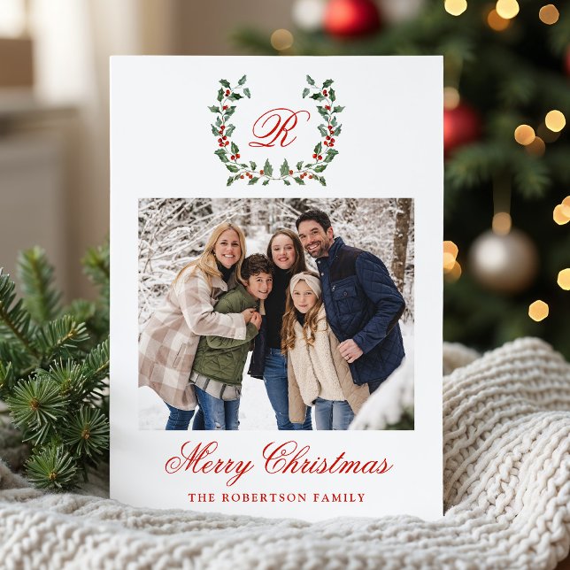 Cartes Pour Fêtes Annuelles Elegant Holly Berry Wreath Monogramme Photo (Créateur téléchargé)