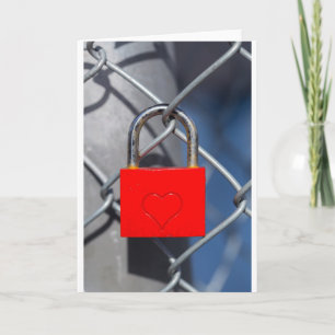 Cartes Pour Fêtes Annuelles Fermeture du coeur rouge sur la clôture