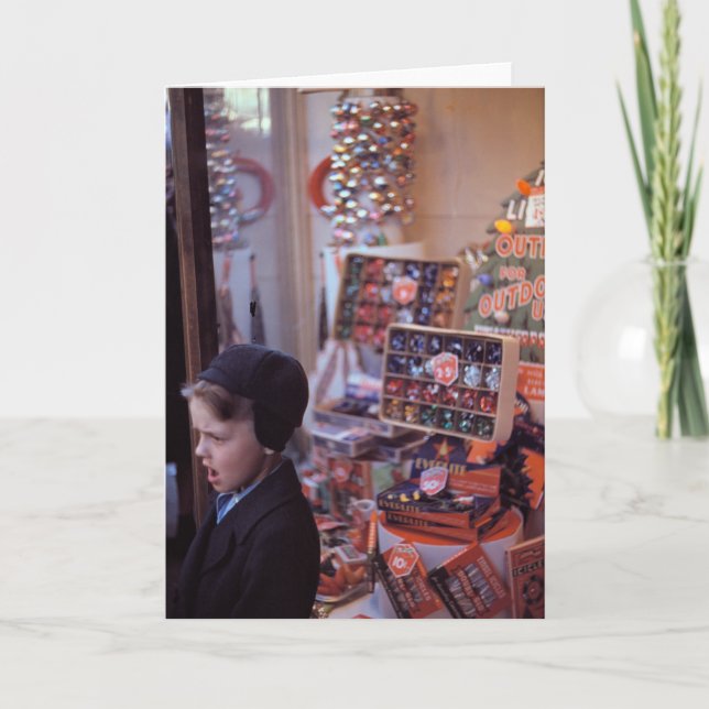 Cartes Pour Fêtes Annuelles Garçon devant l'affichage de Noël de début des (Devant)