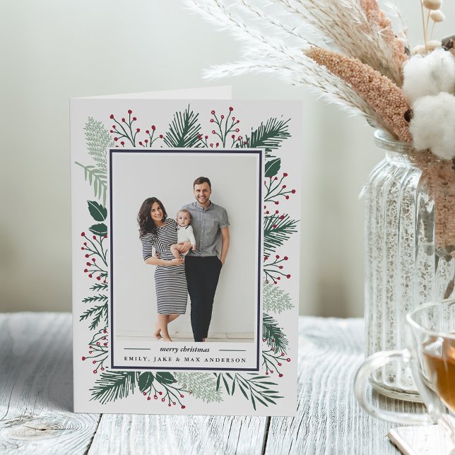 Cartes Pour Fêtes Annuelles Holly et Pine | Photo vacances pliée (Créateur téléchargé)