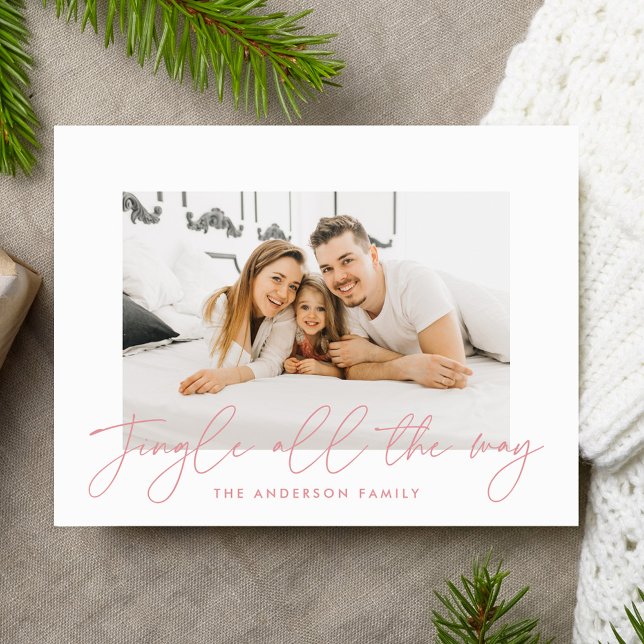 Cartes Pour Fêtes Annuelles Jingle Moderne Tout Le Chemin Pink Script Photo (Créateur téléchargé)