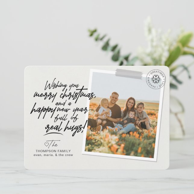 Cartes Pour Fêtes Annuelles Joyeux Noël Real Script Hugs Post Covid Photo (Debout devant)