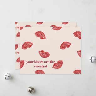 Cartes Pour Fêtes Annuelles Lèvres de baiser Rouge sur la couleur beige grande