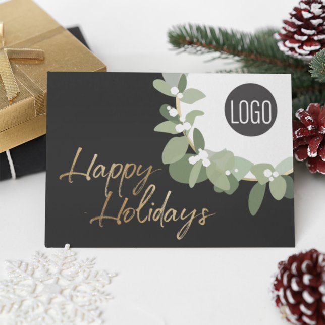 Cartes Pour Fêtes Annuelles Logo d'entreprise moderne Joyeux vacances Pas de p (Happy Holidays Custom logo Business Holiday card with modern eucalyptus wreath & gold script)