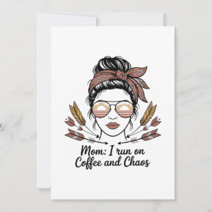 Cartes Pour Fêtes Annuelles Maman je fonctionne au café et au chaos