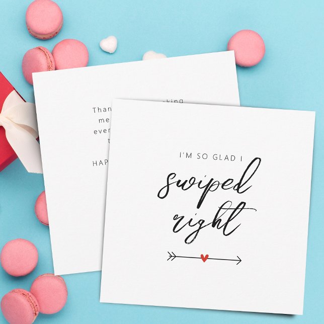 Cartes Pour Fêtes Annuelles Moderne Tellement ravi d'avoir glissé vers la droi (Modern So Glad I Swiped Right Valentine's Flat Holiday Card)
