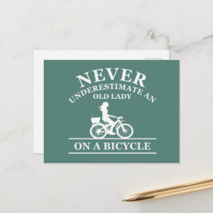 Cartes Pour Fêtes Annuelles Ne sous-estimez jamais une vieille dame à vélo