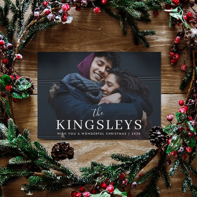 Cartes Pour Fêtes Annuelles Noël tendance Noir élégant moderne Couple Photo (A stylish personalized Christmas card with your name and photo)