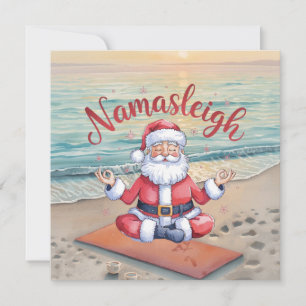Cartes Pour Fêtes Annuelles Père Noël de Noël yoga posant près de la plage