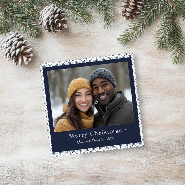 Cartes Pour Fêtes Annuelles Photo de Noël simple Blue and White Snowflake (Christmassy Square Blue and White Snowflake Photo Holiday Card)