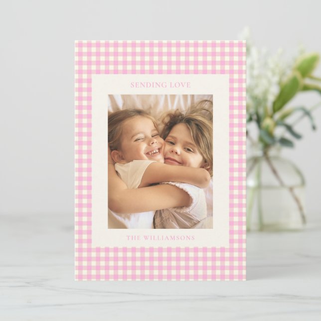 Cartes Pour Fêtes Annuelles Pink Gingham Plaid Portrait Photo Valentine Love (Debout devant)