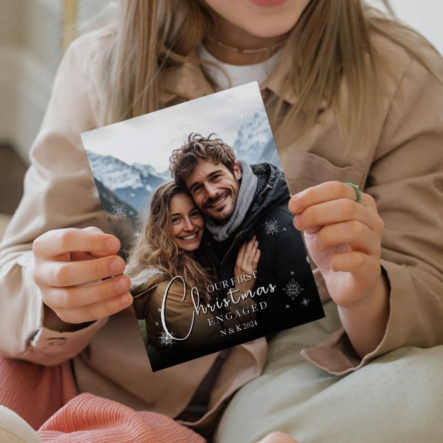 Cartes Pour Fêtes Annuelles Premier Noël Engagé Happy Couple Photo (Créateur téléchargé)