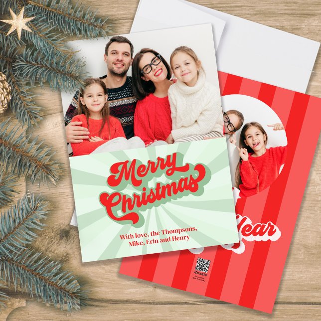 Cartes Pour Fêtes Annuelles Rouge et Vert Retro Joyeux Noël Photo (Red and Green Merry Christmas Retro Vintage Holiday photo greeting card.)