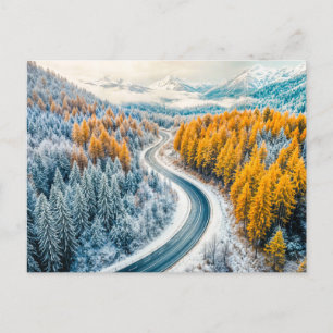 Cartes Pour Fêtes Annuelles Routes d'hiver à travers la forêt de montagne avec
