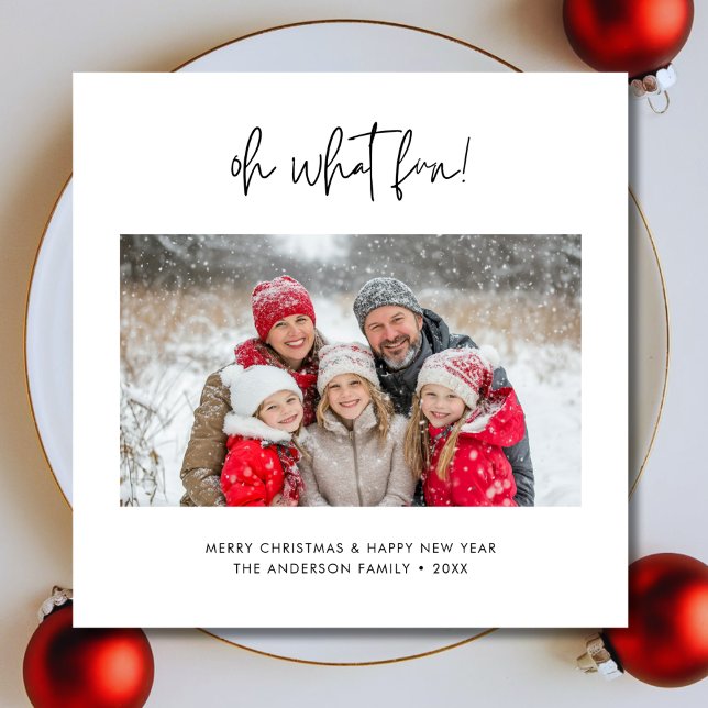 Cartes Pour Fêtes Annuelles Script moderne Oh Quel Amusant Noël Famille Photo (Créateur téléchargé)