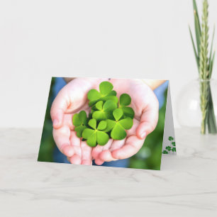 Cartes Pour Fêtes Annuelles St. Patrick's Day Four-Leaf Clovers in Hand