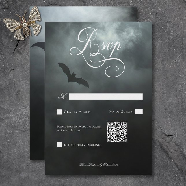 Cartons Réponse Dark Moody - Mariage QR pour chauve-souris et brou (Dark Moody Midnight Bat & Fog Wedding QR Code RSVP Card)