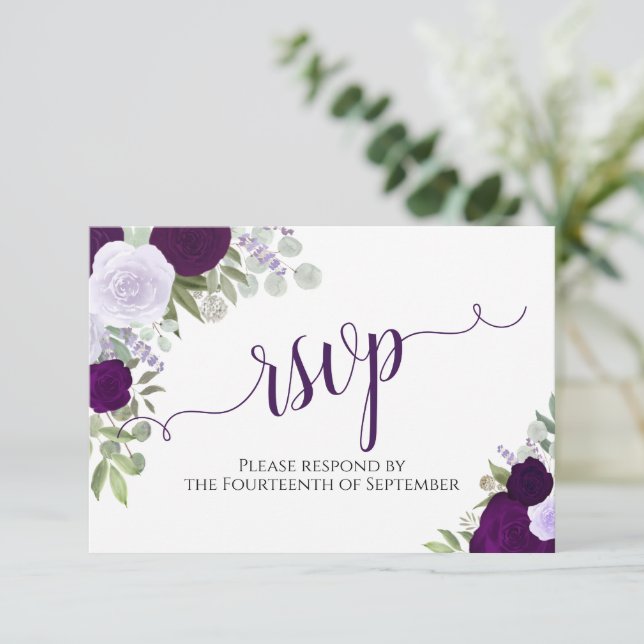 Cartons Réponse Elegant Purple Floral Calligraphy Wedding (Debout devant)