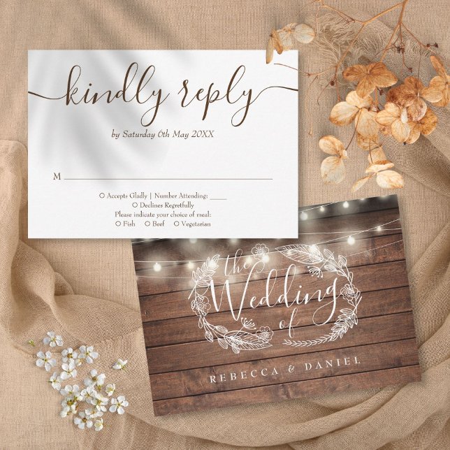 Cartons Réponse Guirlande de lumières en bois rustique avec écritu (Rustic Wood String Lights Floral Script RSVP Card)