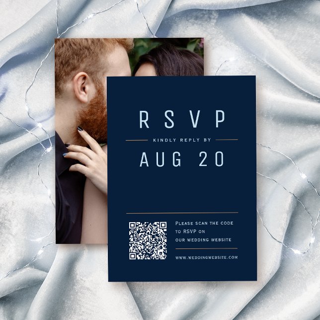 Cartons Réponse Navy Blue Modern Chic Simple Typographie code QR (Navy Blue Modern Chic Simple Typography QR code RSVP Card)