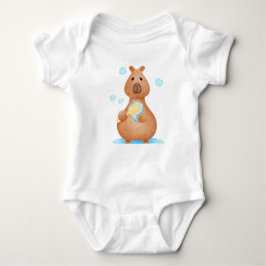 Cartoon Capybara mit Pinsel und Seife Baby Strampler