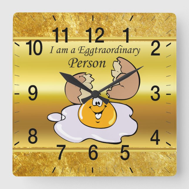 cartoon character fried egg with big smile quadratische wanduhr (Vorderseite)