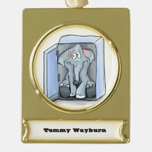 Cartoon Elefant sitzend in einem Kühlschrank Banner-Ornament Gold