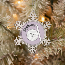 Cartoon Garnball & Crochet Hook + Name Schneeflocken Zinn-Ornament
