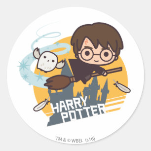 Cartoon Harry und Hedwig Flying Past Hogwarts Runder Aufkleber