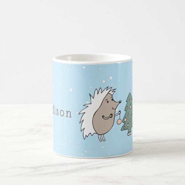 Cartoon Igel und Baum Weihnachten Kaffeetasse (Mittel)