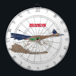 Cartoon-Illustration von Funny Roadrunner Dartscheibe<br><div class="desc">Dieser lustige,  fröhliche Roadrunner-Vogel rennt im Cartoon-Stil auf die Straße.</div>