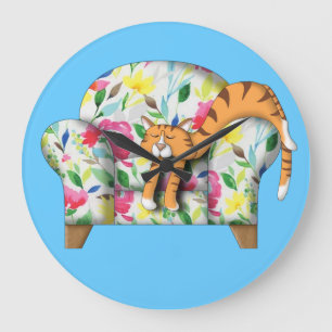 Cartoon Kitty schläft auf einem Blumenstuhl Große Wanduhr