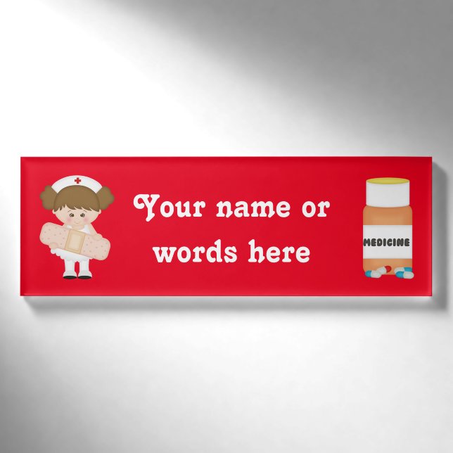 Cartoon-Krankenschwester fügen Namen oder Wörter-T Namenschild (Vorderseite)