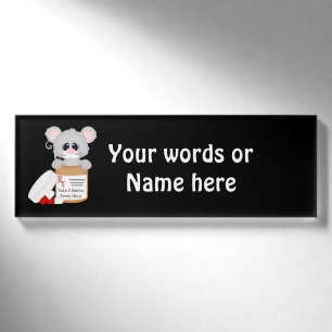 Cartoon-Krankenschwester-Maus hinzufügen Wörter Na Namenschild