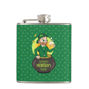 Cartoon leprechaun in einem Topf mit einem Pint Flachmann