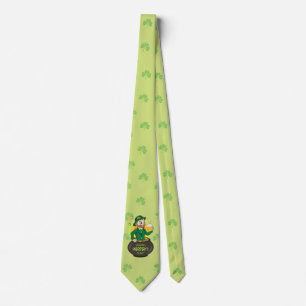 Cartoon leprechaun in einem Topf mit einem Pint Krawatte