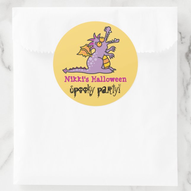 Cartoon Lilac Lila Magic Dragon Halloween-Party Runder Aufkleber (Tasche)