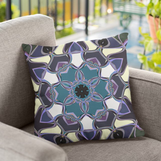 Cartoon Mandala Blume Blau Lila Schwarz und Weiß Kissen (Von Creator hochgeladen)