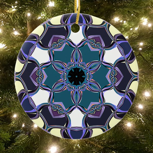 Cartoon Mandala Flower Blue Purple Black and White Keramik Ornament (Von Creator hochgeladen)