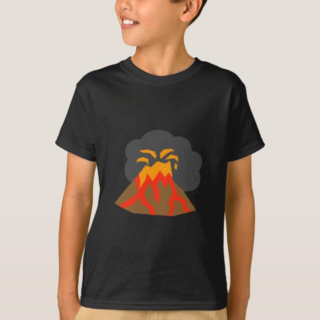 Cartoon-Vulkan, der Lava und das Rauchen ausbricht T-Shirt (Vorderseite)